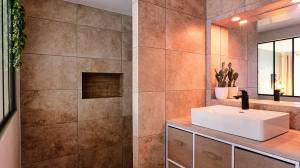 Noémy SMECICAS - SMECICAS NOEMY